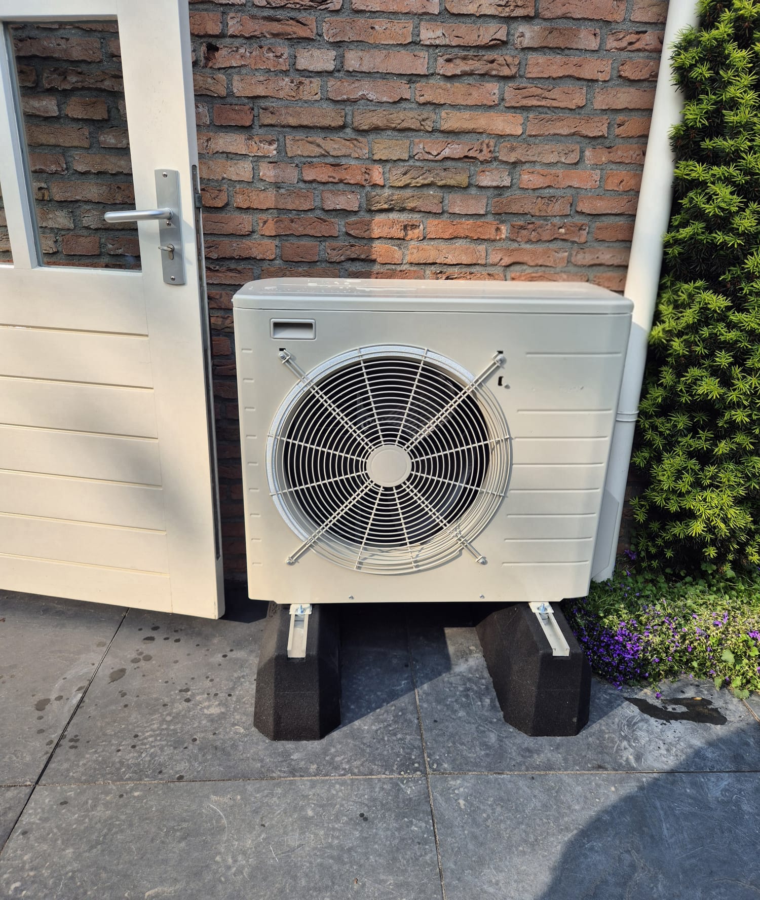 Airco in woonkamer geplaatst, foto 3