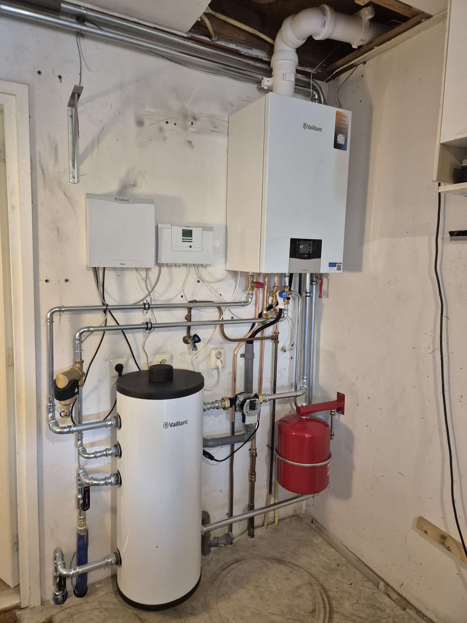 CV-ketel, boiler en zonne-installatie, foto 4